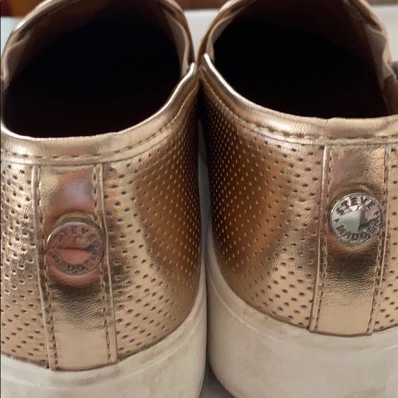 Steve Madden Slip On Shoes - Picture 3 of 3